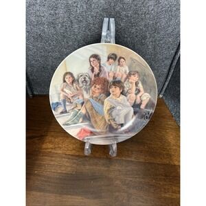 Annie and the Orphans Collector Plate by Edwin M. Knowles 1984 Number10E COA BOX